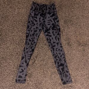 Gottex Kids Gray and Black Patterned Leggings